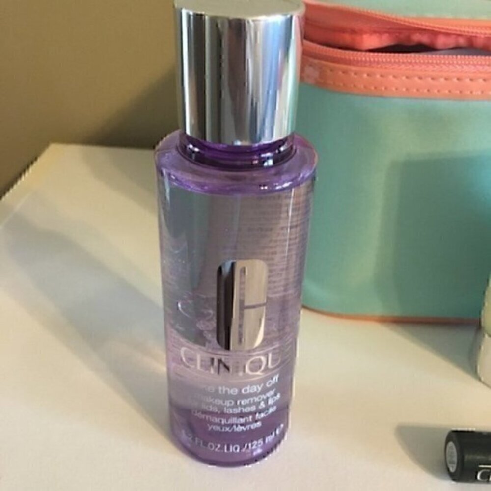 Clinique gift set - Picture 10 of 15